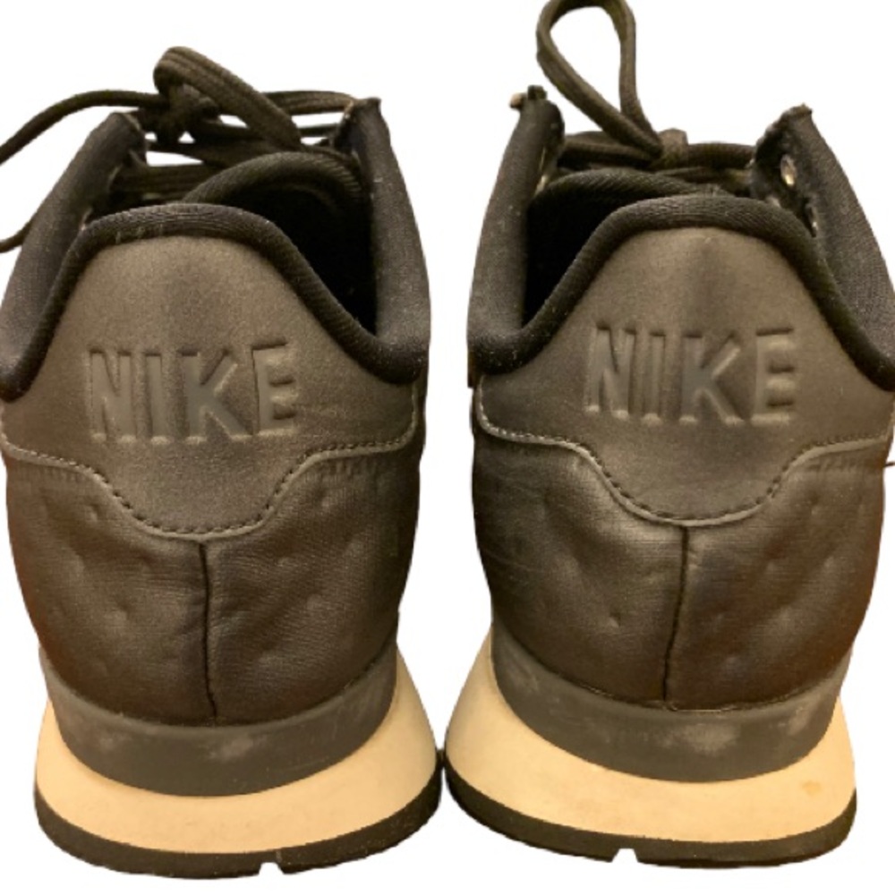 Nike Sneakers - Picture 3 of 4